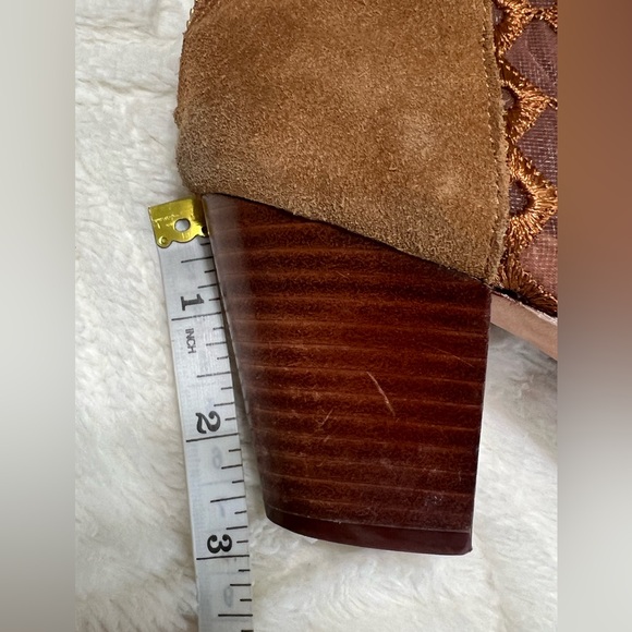 Anthropologie Suede Ankle Boots Embroidered Mesh Panel Block Heel Boho Size 8 - Picture 12 of 15